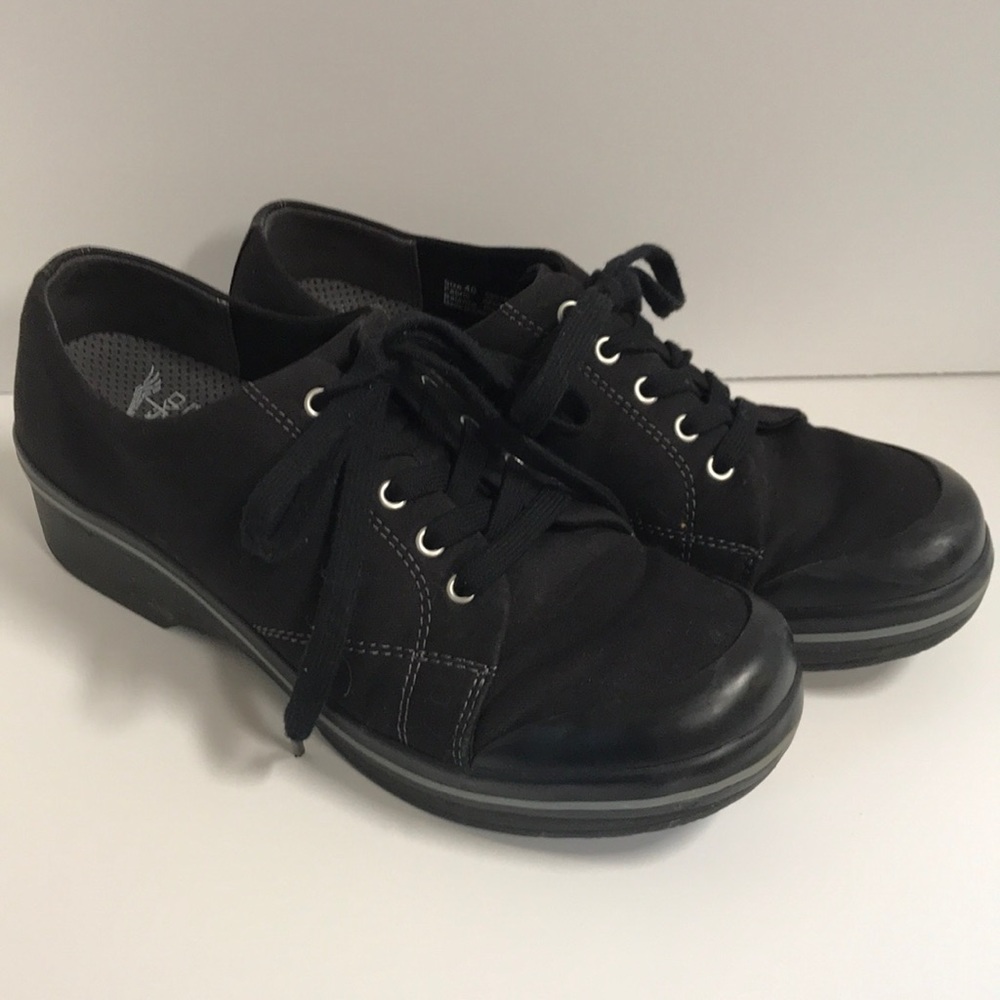 Dansko 40 shoes
